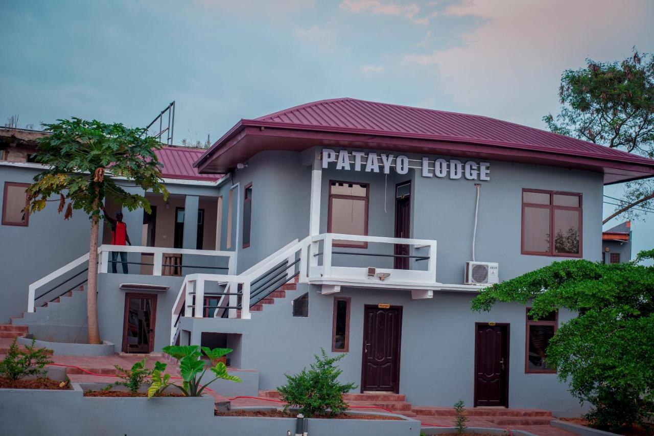 Patayo Lodge Кумаси Экстерьер фото